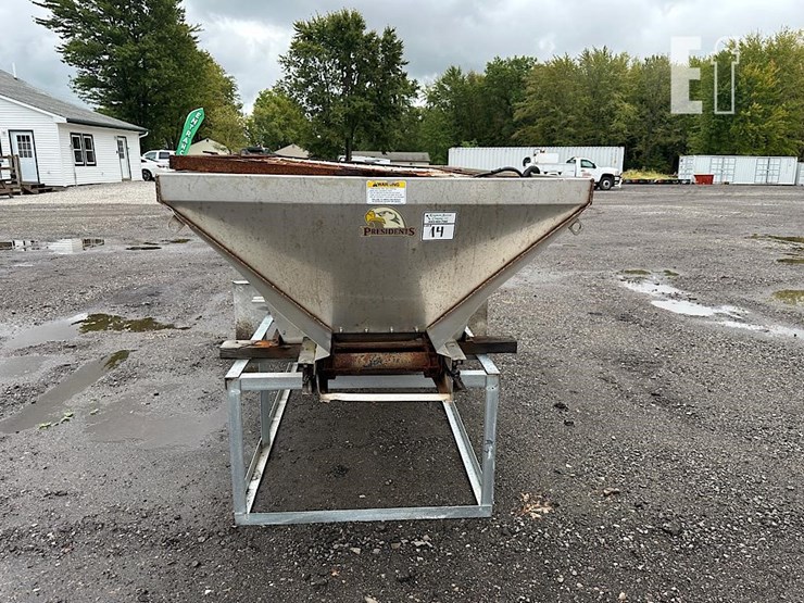 sno-way-4'x8'-stainless-salt-spreader-image-2