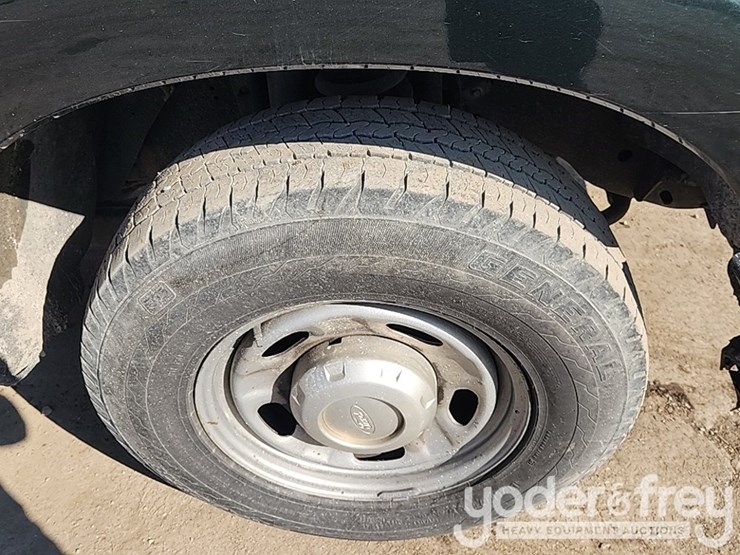 2016-ford-f350-xl-image-10