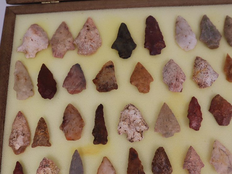 #23-•-#4165-•-(59)-framed-native-american-artifacts-image-4