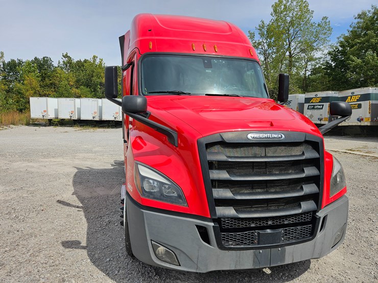 2019-freightliner-cascadia-126-image-29