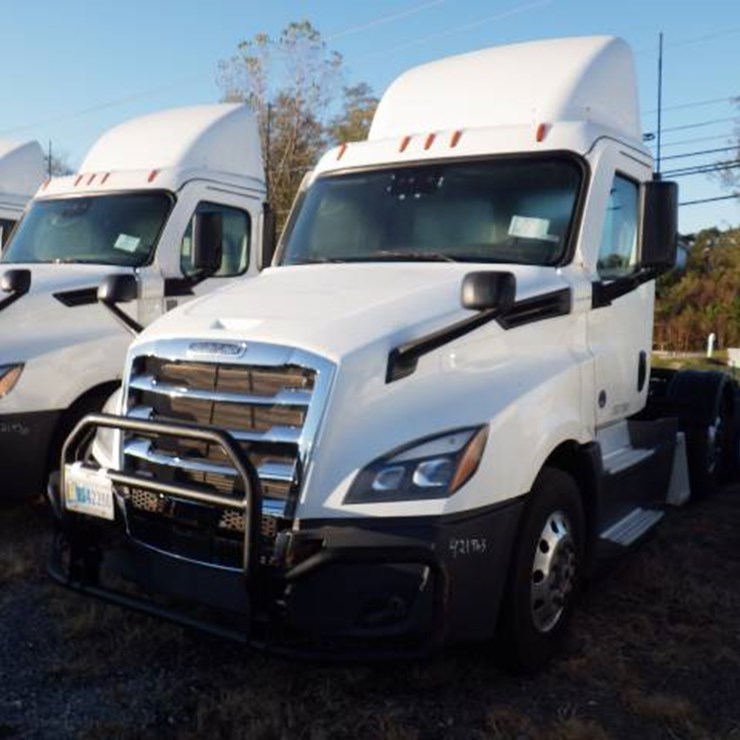 2022 FREIGHTLINER CASCADIA 126