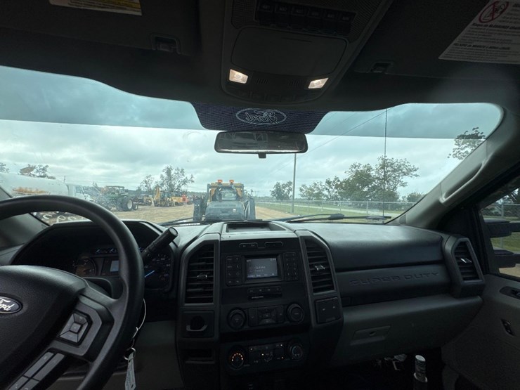 2019-ford-f550-xl-image-21
