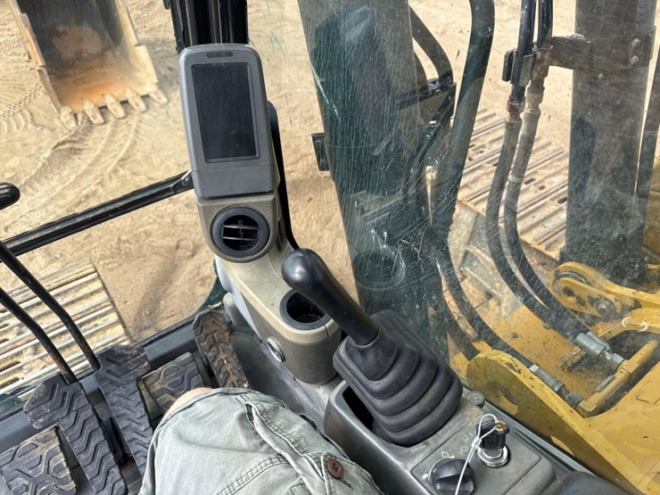 2008-caterpillar-330dl-image-34