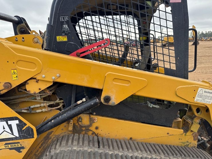 2016-caterpillar-259d-image-18