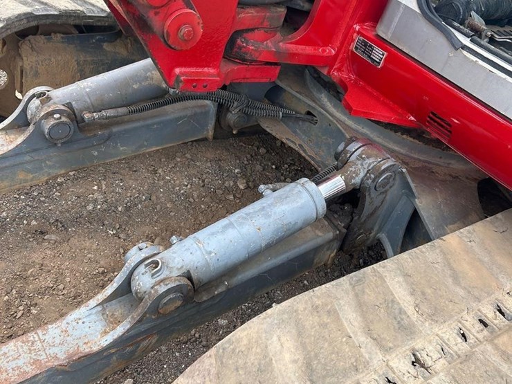 takeuchi-tb175-image-12