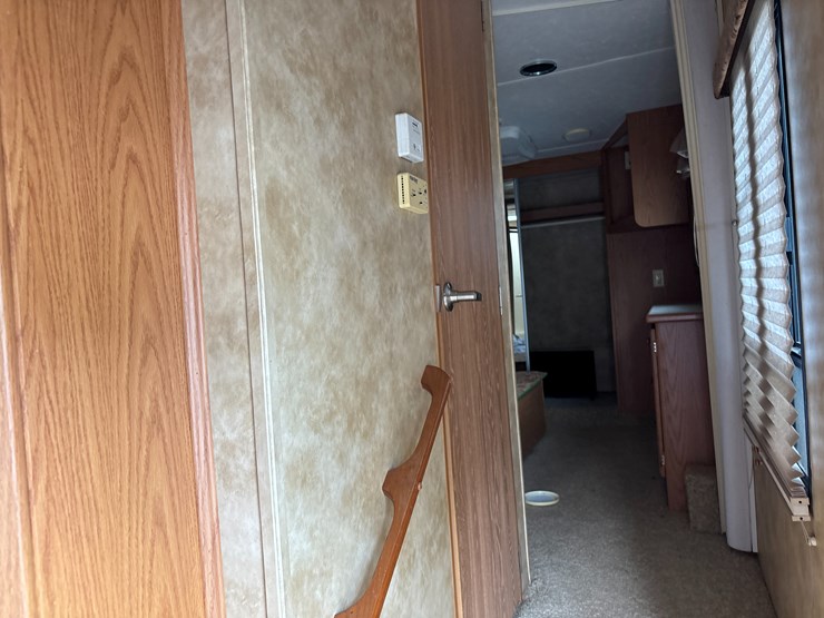 #200-•-heartland-big-country-camper-image-23