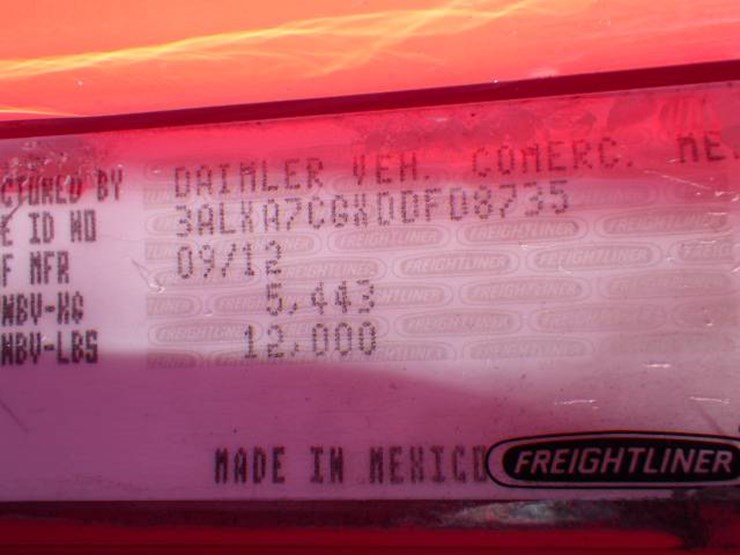 2013-freightliner-cl120-columbia-image-13