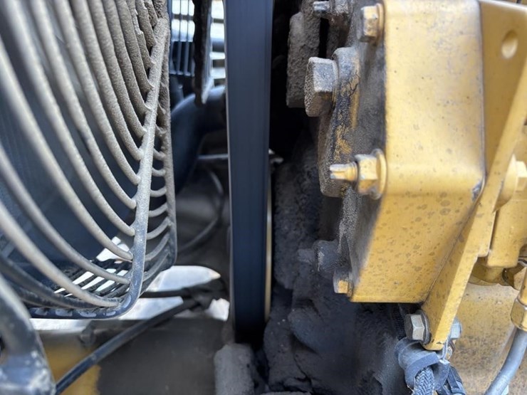 2012-deere-210lj-image-56