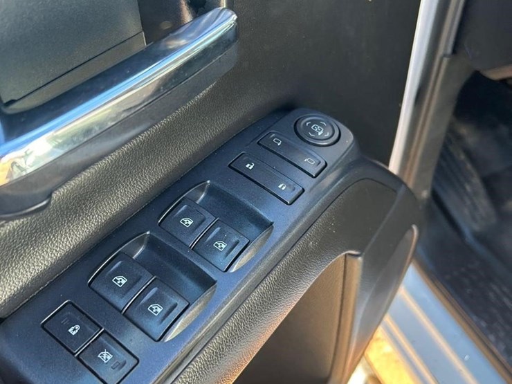 2014-chevrolet-silverado-2500hd-image-32