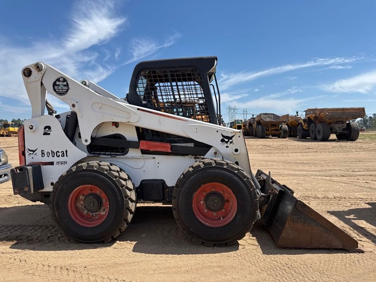 2012-bobcat-s850-image-5