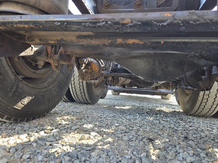 2005-mack-cl733-image-36