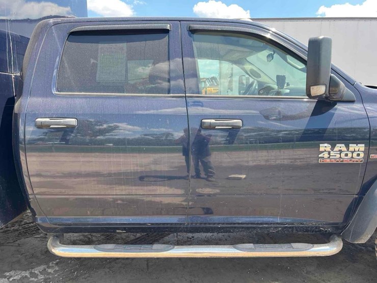 2015-dodge-ram-4500-image-23