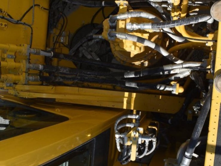 2023-komatsu-pc360-lc-11-image-30