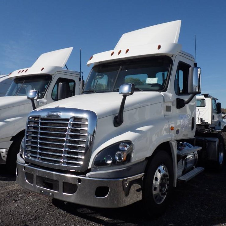 2018 FREIGHTLINER CASCADIA 125