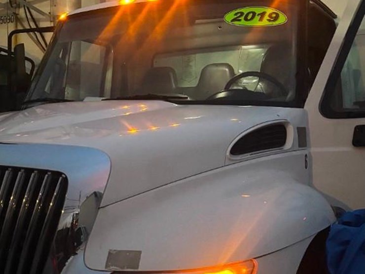 2019-international-durastar-4300-image-46