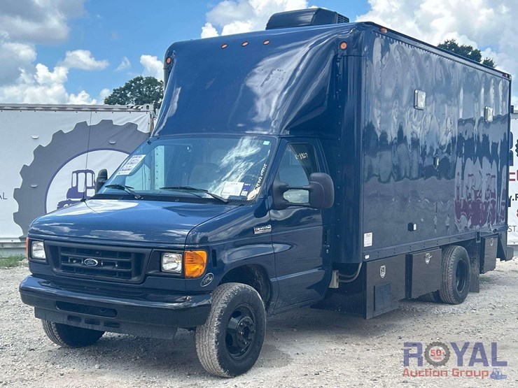 2007-ford-e450-image-1