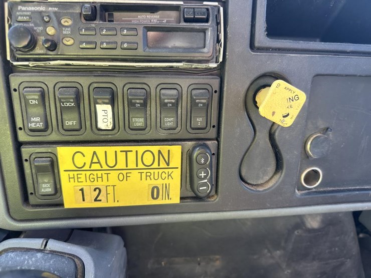 2006-international-durastar-4300-image-43
