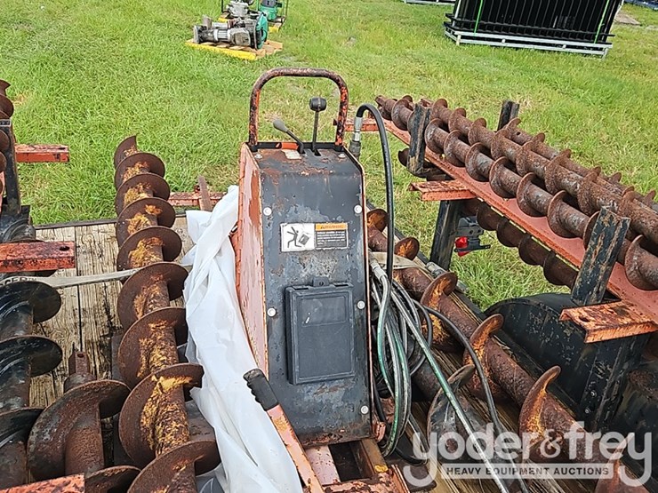 ditch-witch-25-image-18