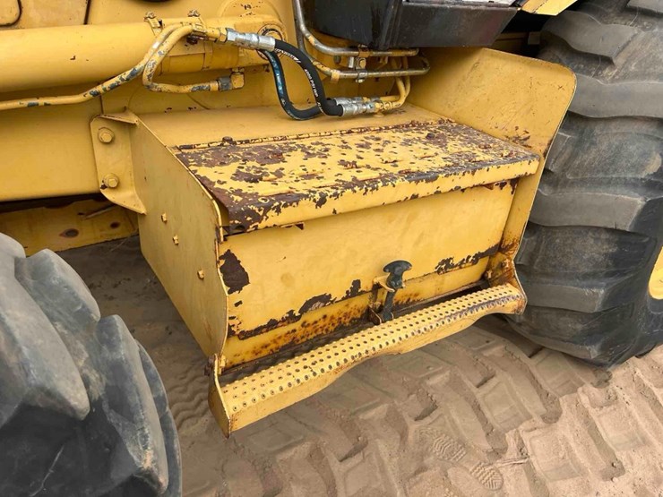 caterpillar-416b-image-13