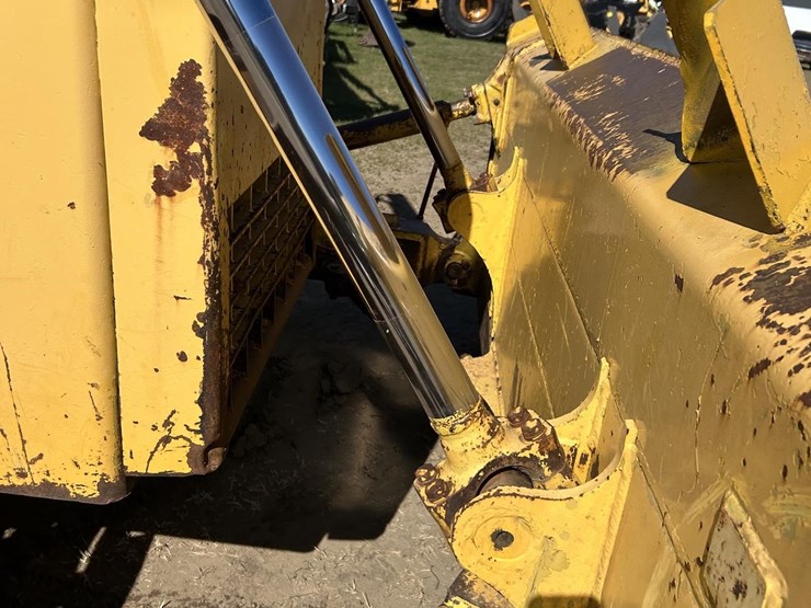komatsu-d65ex-12-image-22