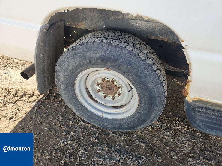 2012-ford-cargo-image-27