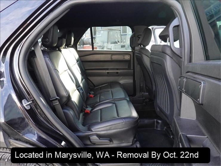2020-ford-explorer-image-23