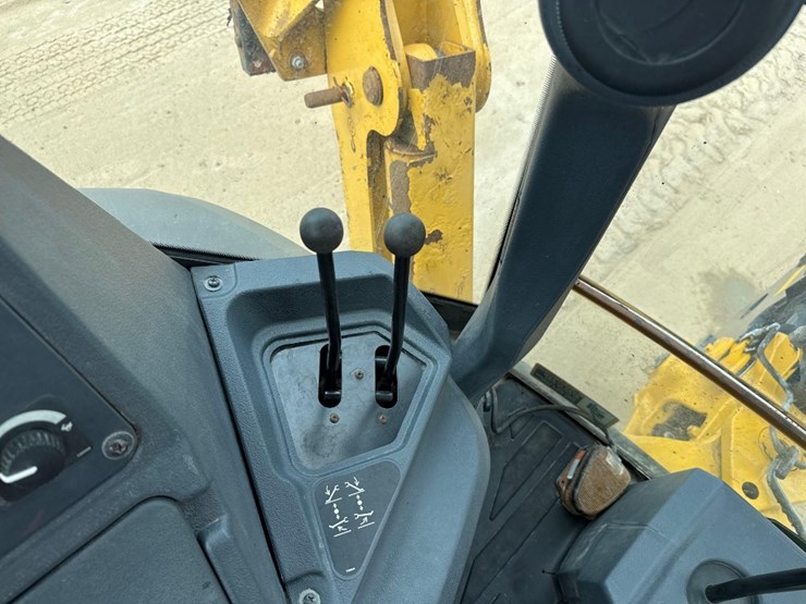 2018-deere-410l-image-29
