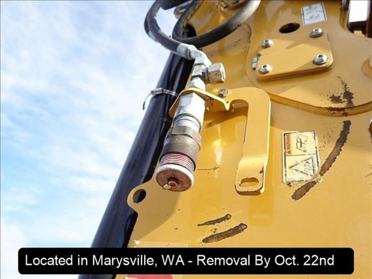 2014-caterpillar-420f-image-11