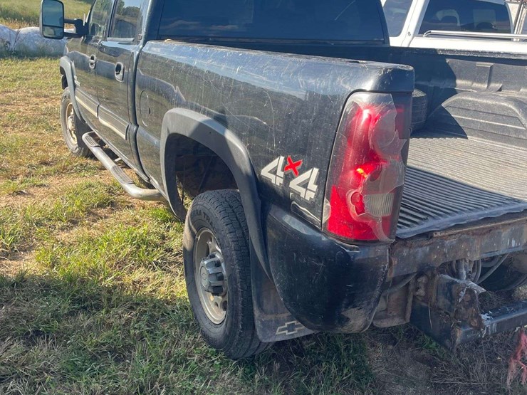 2006-chevrolet-2500-image-15