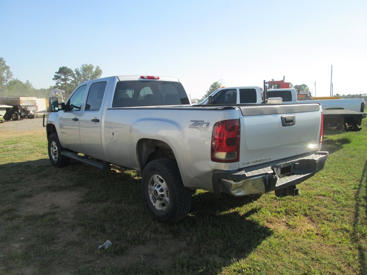 2011-gmc-2500hd-image-4