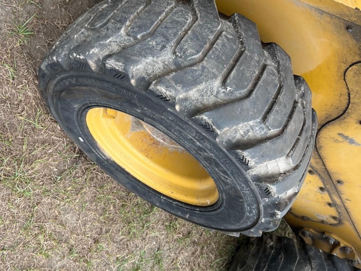 2017-caterpillar-246d-image-8