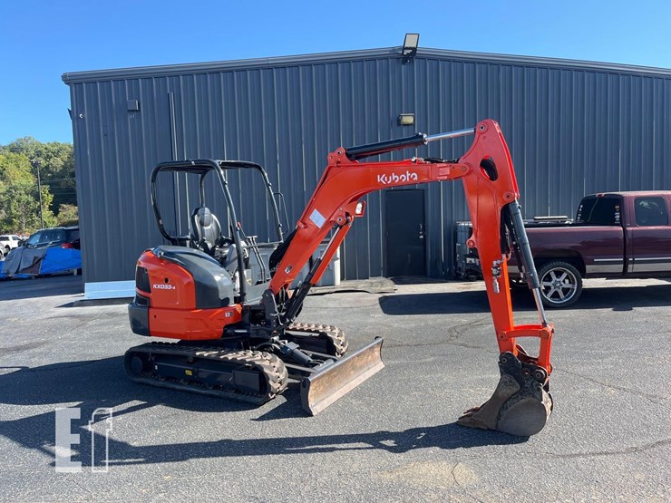 2023-kubota-kx033-4-image-3