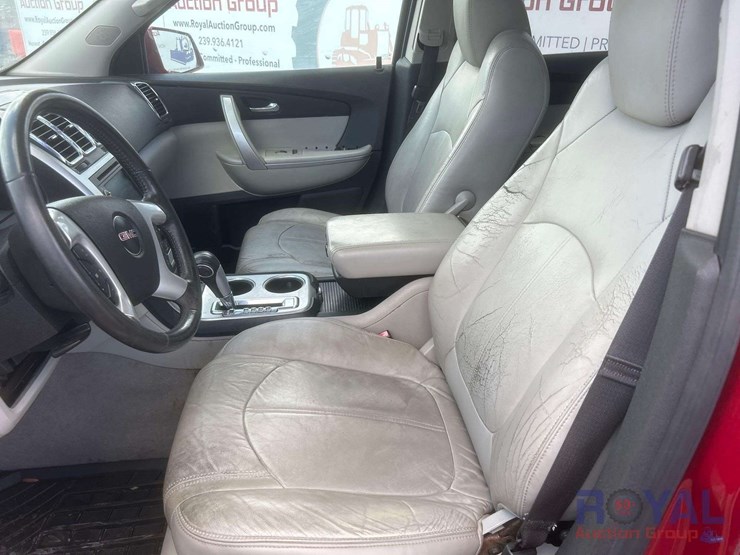 2012-gmc-acadia-suv-image-12