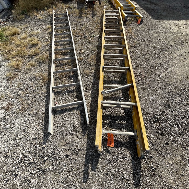 #1900 • Werner Fiberglass Extension Ladder