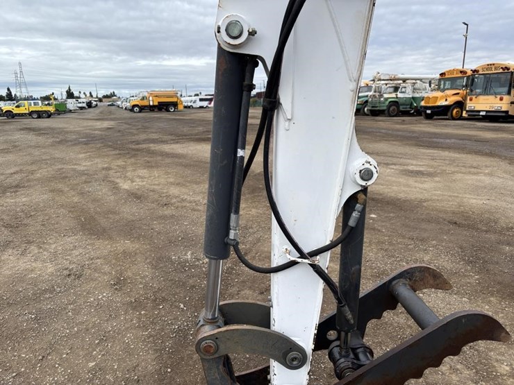 2017-bobcat-e35i-image-16