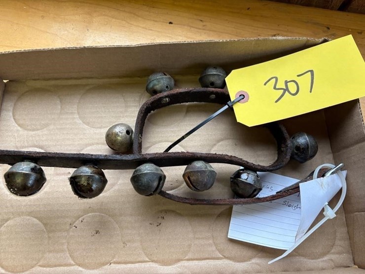 string-of-10-brass-sleigh-bells-image-3