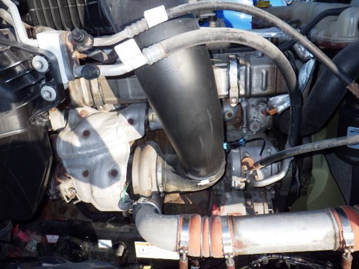 2020-freightliner-cascadia-126-image-16