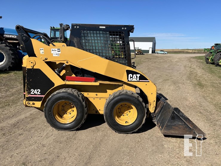 2003-caterpillar-242-image-6