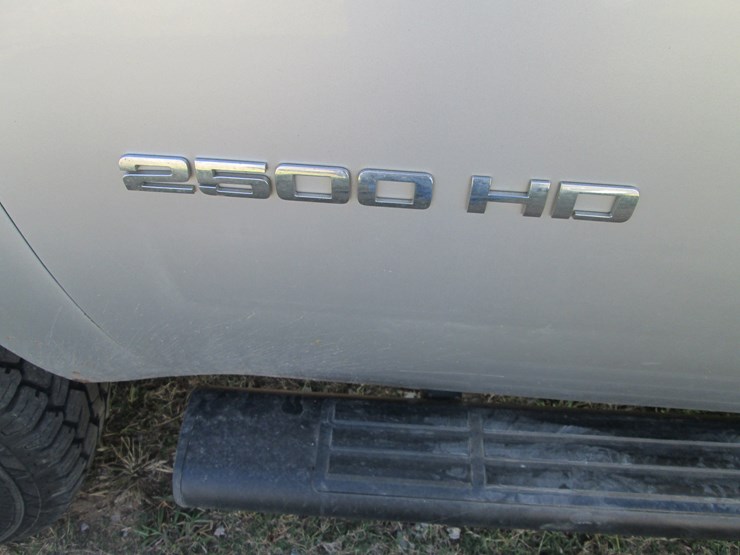 2011-gmc-2500hd-image-13