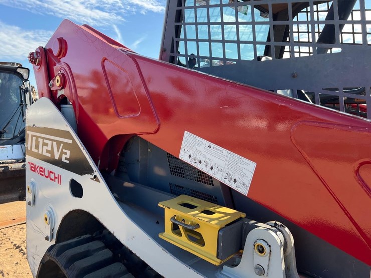 2022-takeuchi-tl12v2-image-23