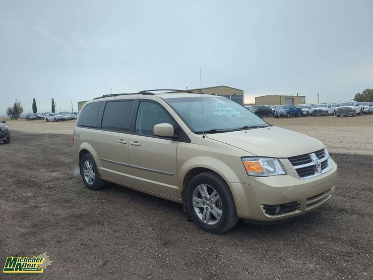 2010-dodge-grand-caravan-sxt-image-2
