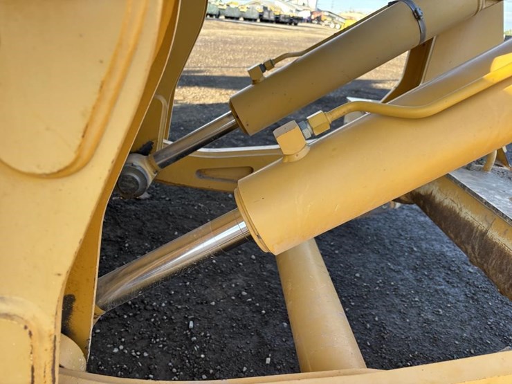 2011-deere-872gp-image-28