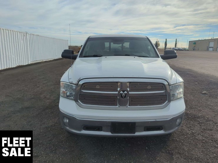2013-ram-1500-slt-image-24