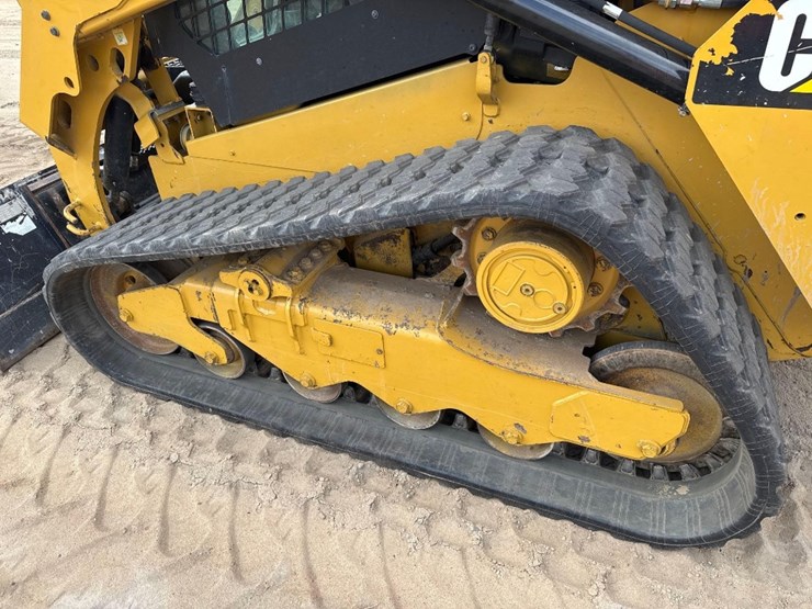 2016-caterpillar-259d-image-9