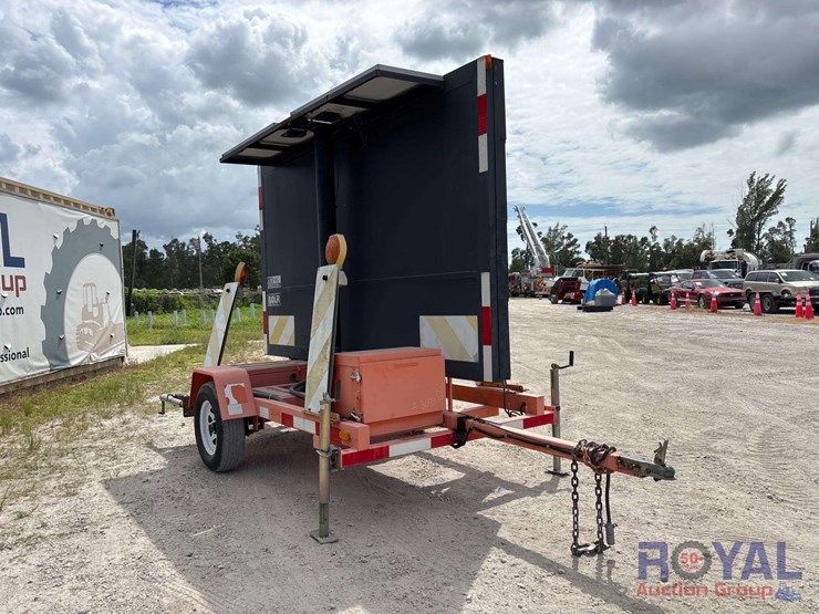 2014-american-signal-solar-towable-message-board-image-2