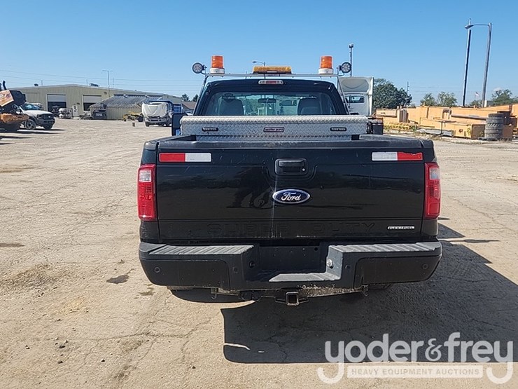 2015-ford-f250-xl-image-4