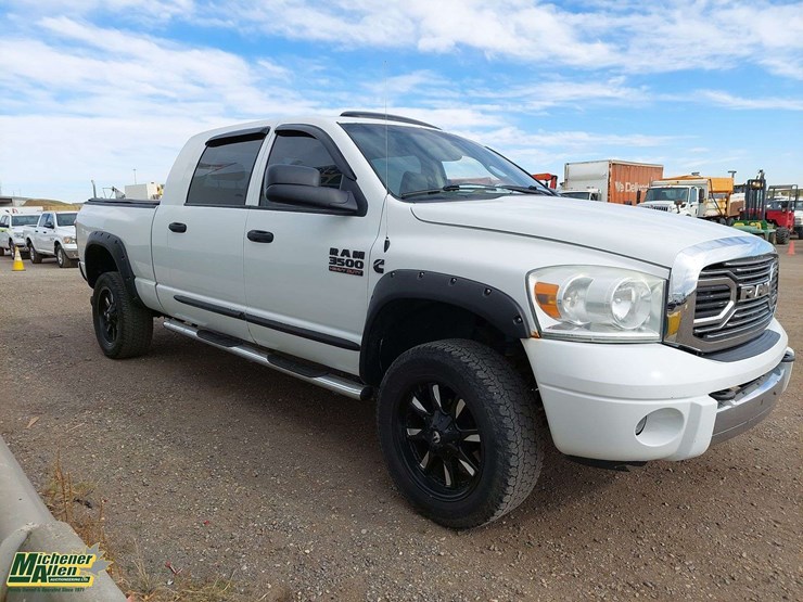 2009-dodge-ram-3500-image-2