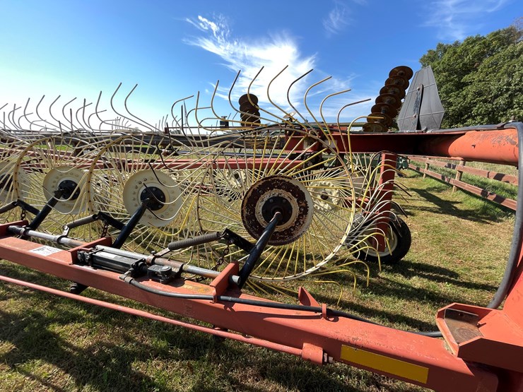 #1670-•-h&s-hi-capacity-wheel-rake-image-19