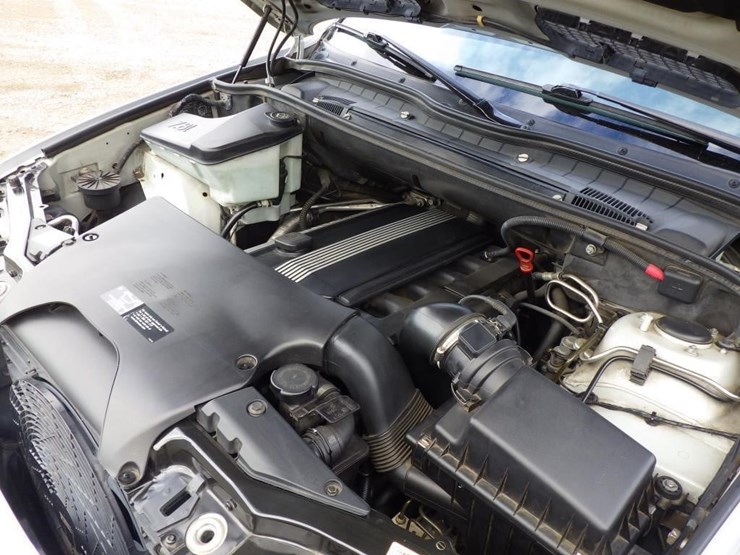 2001-bmw-x5-image-10