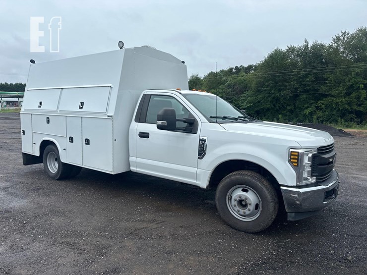 2019-ford-f350-xl-image-1